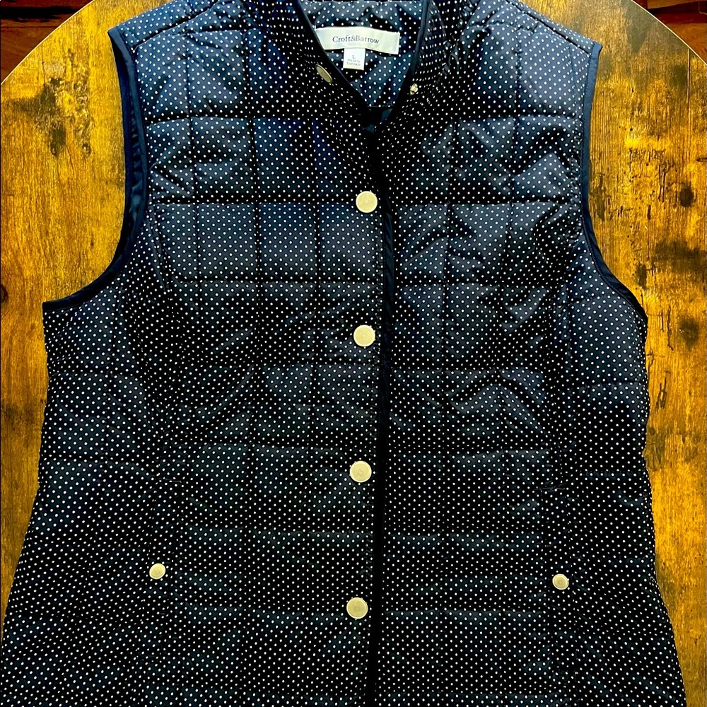 Croft & Barrow womans navy blue puffer vest. Size: L